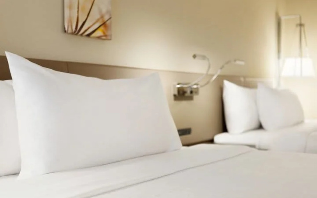 Mobility/hearing access Quadruple room
