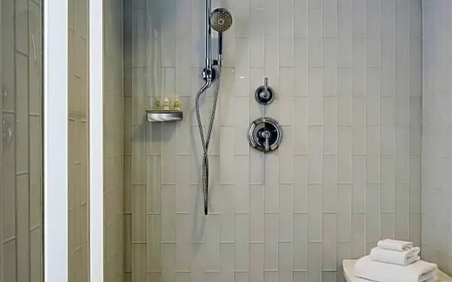 1 Bedroom Double Club Suite