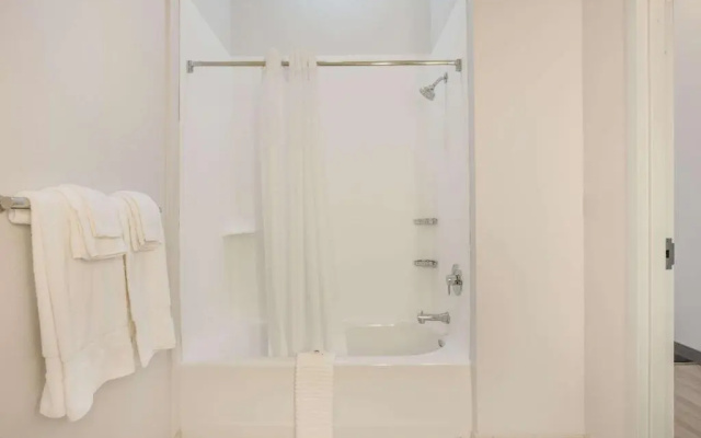 Quadruple Suite