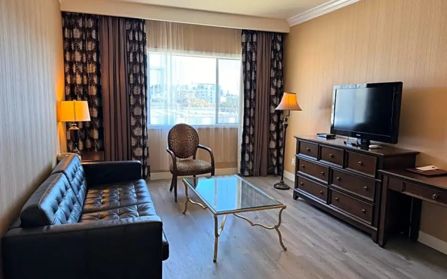Double Suite