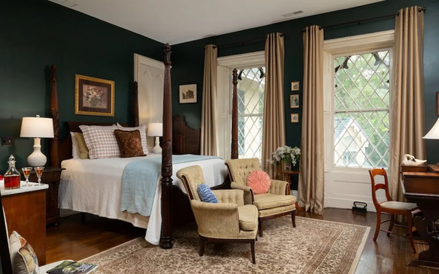 Deluxe Quadruple room with balcony