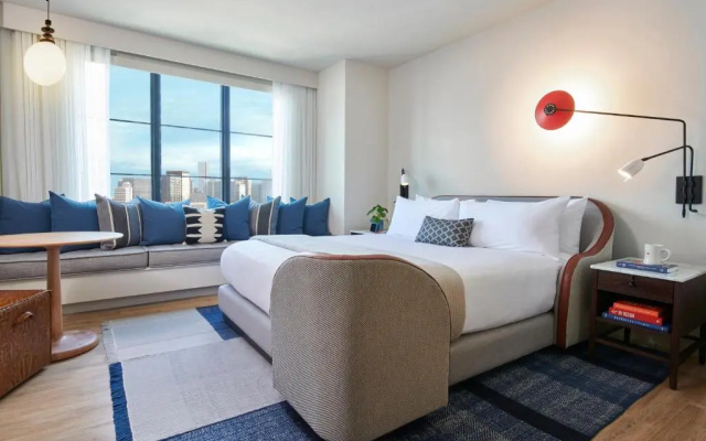 Standard Double room with city view