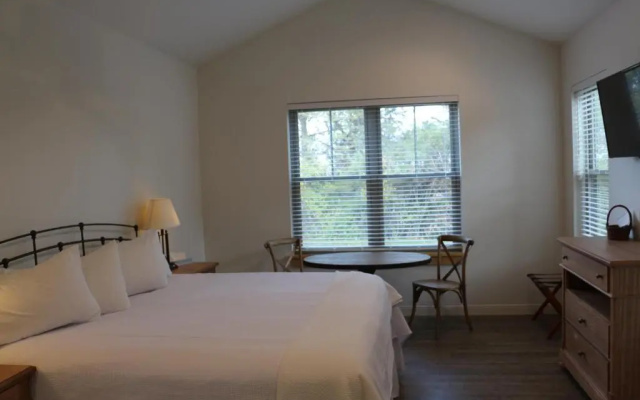 Deluxe Double Suite