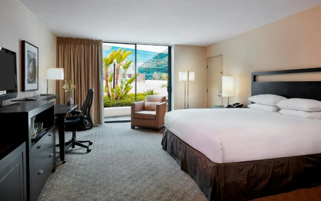 Double room with pool view