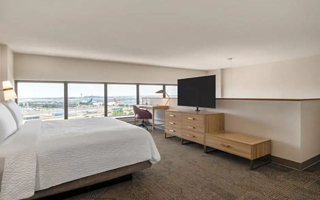 2 Bedrooms Quadruple Penthouse Suite