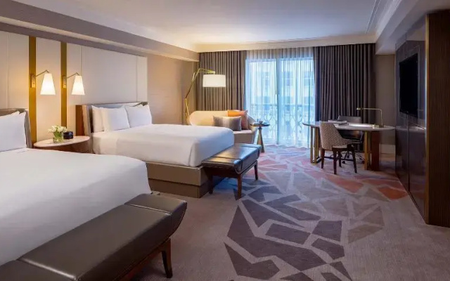 Premier room