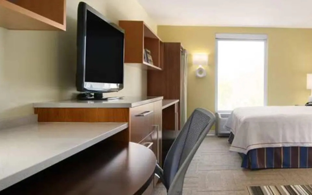 Mobility/Hearing Accessible Tub Double Studio