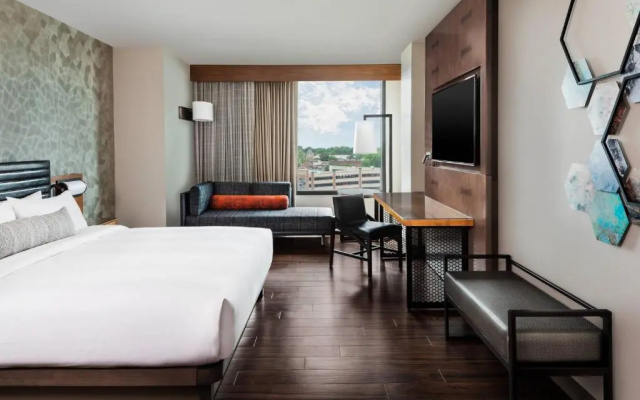 Standard room with city view