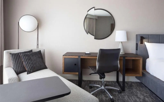 Double Club Access room with city view