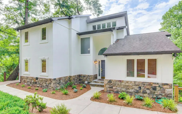 5 Bedrooms Cottage with balcony