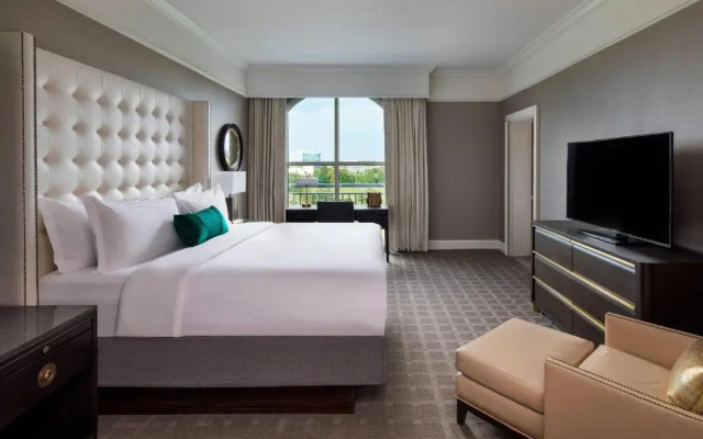 1 Bedroom Presidential Suite with balcony