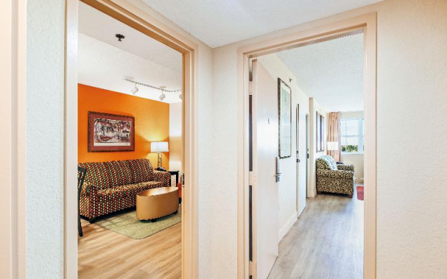Standard Twin room with balcony