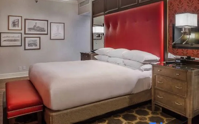 Luxury room with water view