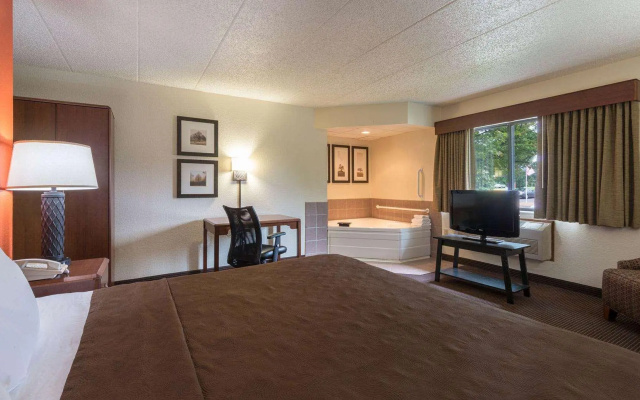Premier Double Suite with lake view