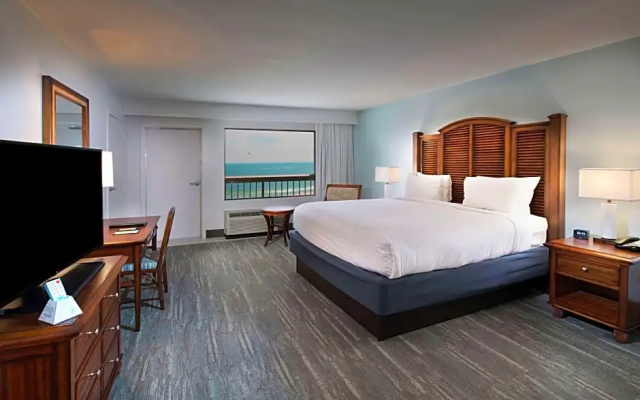 1 Bedroom Double Penthouse Suite with balcony and with bay view