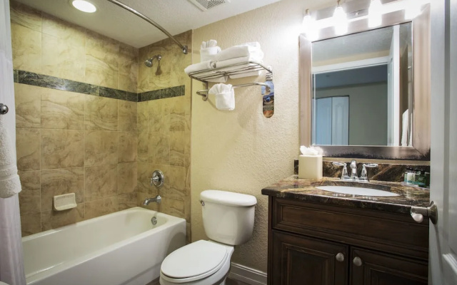 3 Bedrooms Penthouse Suite with pool view