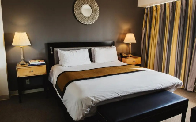 Deluxe Suite