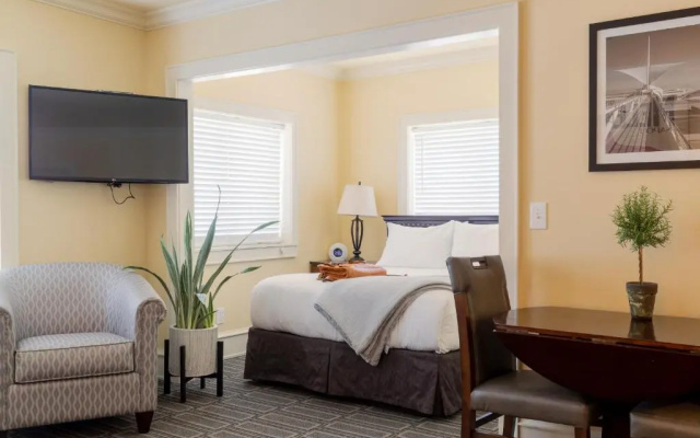 Deluxe Suite