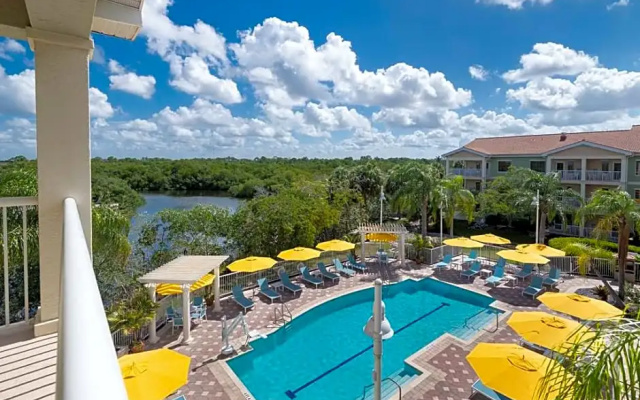2 Bedrooms Double Suite with pool view