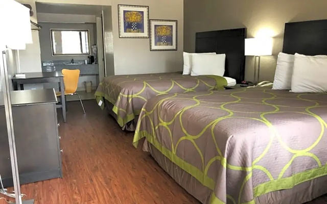 Quadruple Mobility Accessible room