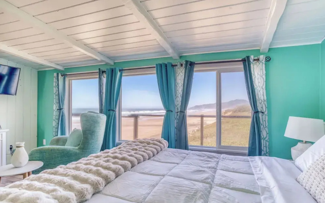 Standard Double room with partial ocean view