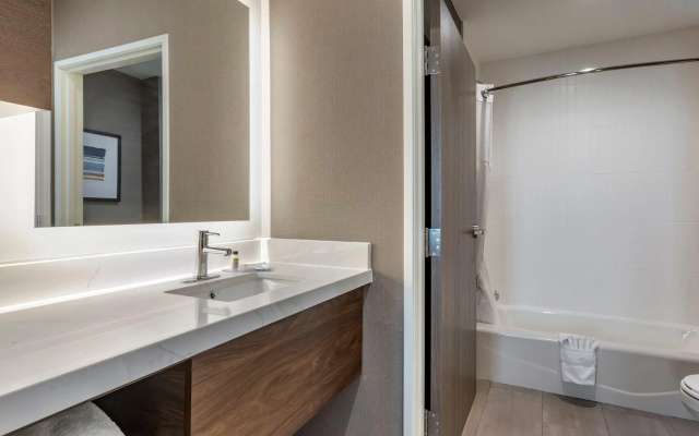 1 Bedroom Quadruple Suite