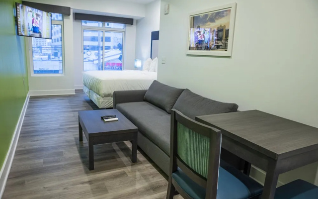 Deluxe Suite