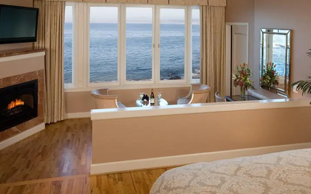 Deluxe Suite with balcony