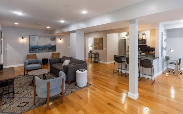 3 Bedrooms Luxury Apartment