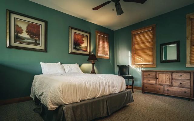 Premium Suite with mountain view