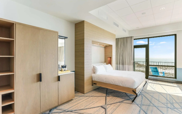 Suite with balcony and with bay view