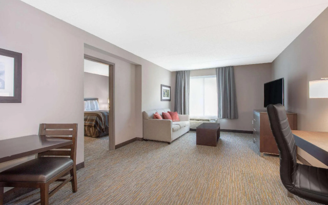 Deluxe Double Suite