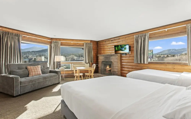 Premium room with mountain view