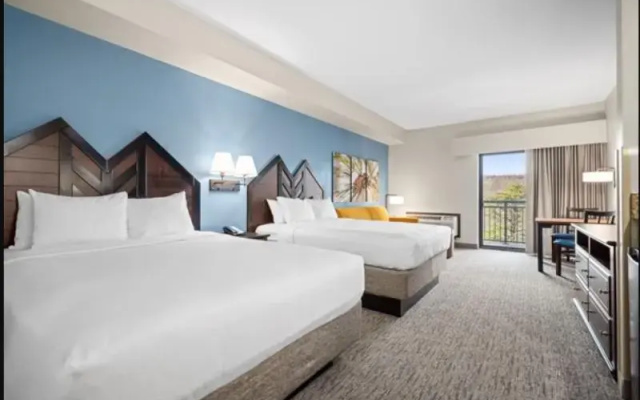 Suite with balcony
