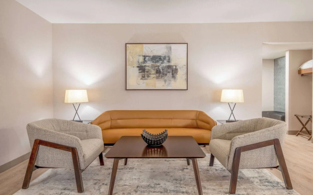 Executive Quadruple Suite