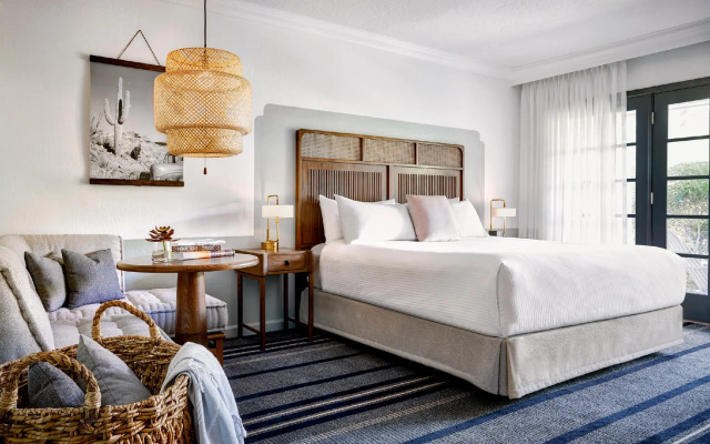 Standard Double room with pool view