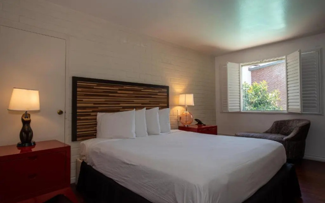 Deluxe Suite