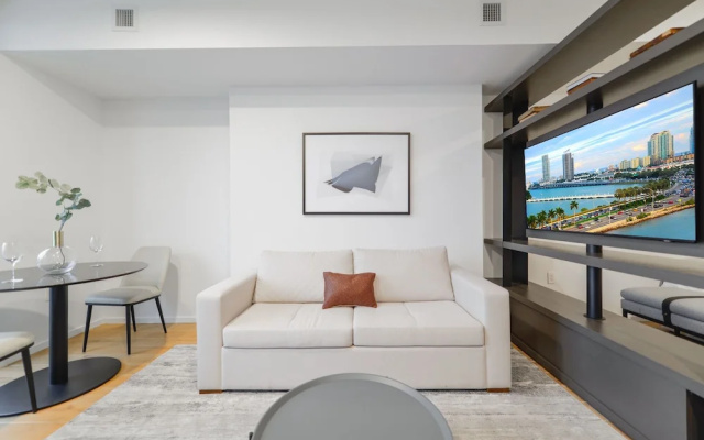 Deluxe Apartment