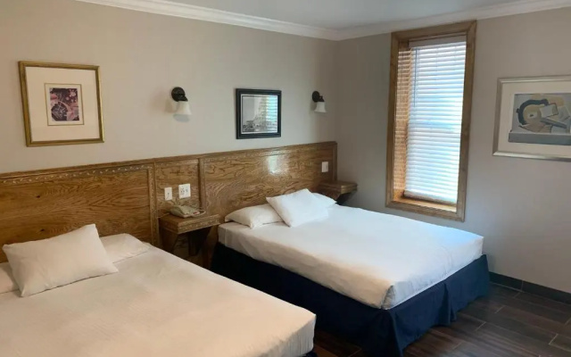 Classic Quadruple room