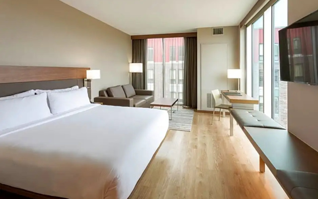 Standard room with partial view