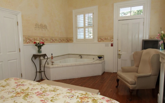 Standard Double room with garden view
