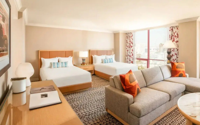 1 Bedroom Remodeled Premier High Floor Quadruple Suite