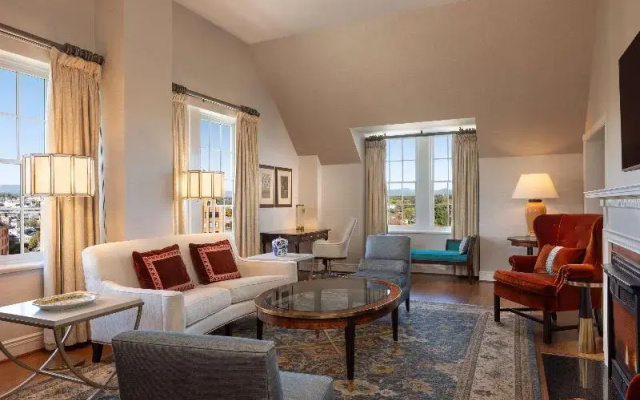 Penthouse Suite with balcony