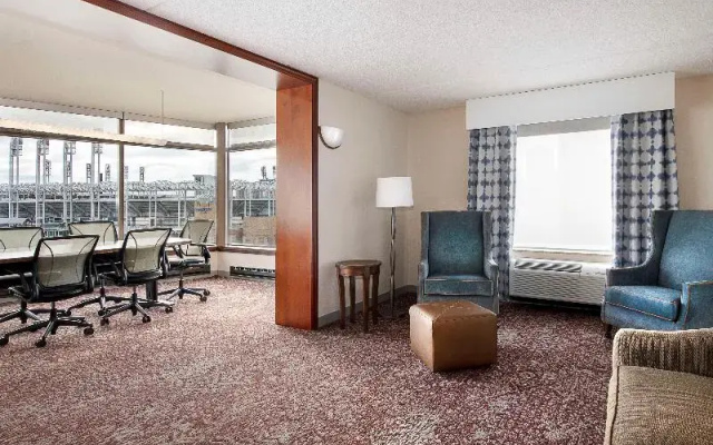 Deluxe Suite
