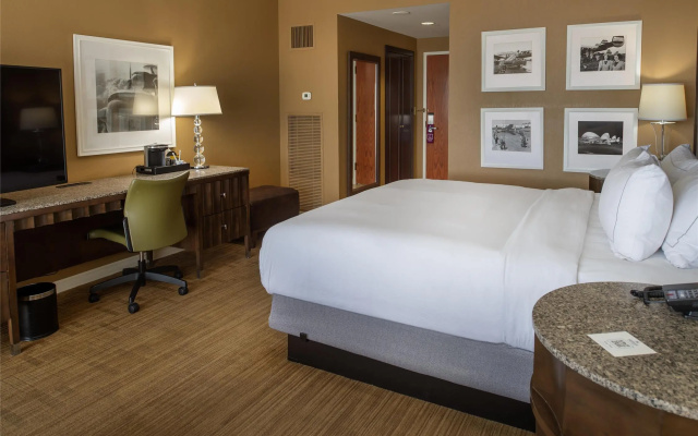 Standard room with courtyard view