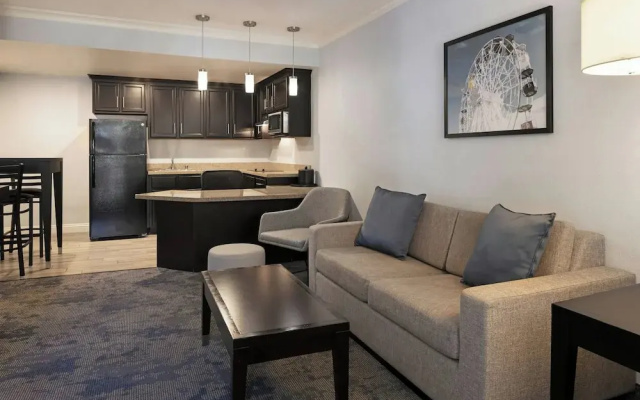 1 Bedroom Suite with courtyard view