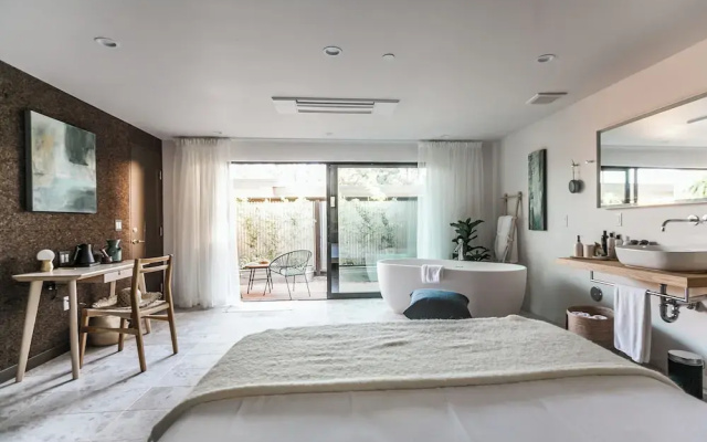 Standard Basement room