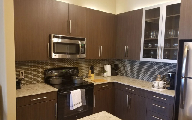 1 Bedroom Business Apartment with view