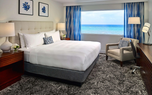 Superior Deluxe room with ocean view