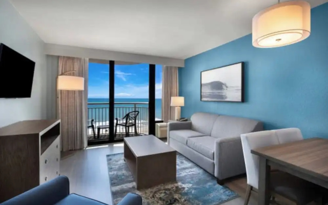 1 Bedroom Deluxe Double Suite with balcony and oceanfront
